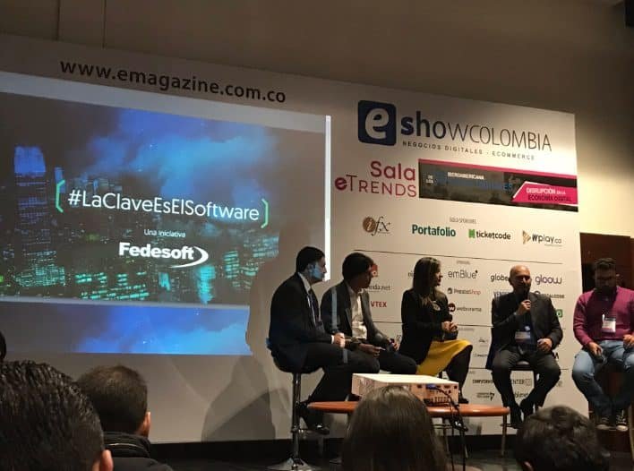Foto Panel La clave es el software