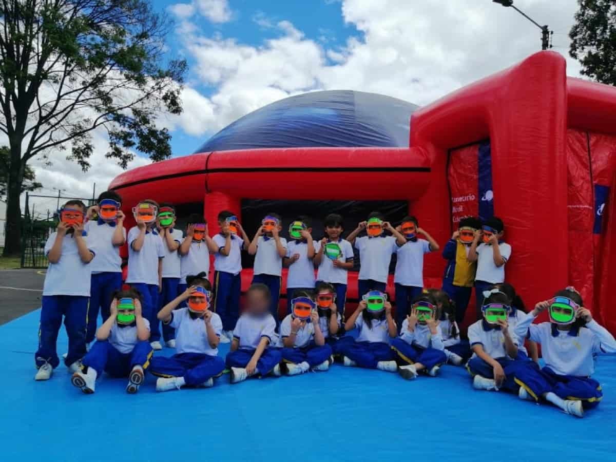 planetario móvil de colombia divulgación de ciencia