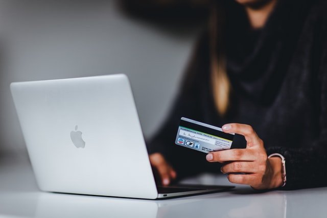 Tecnologia-ecommerce-ventas-día-sin -iva