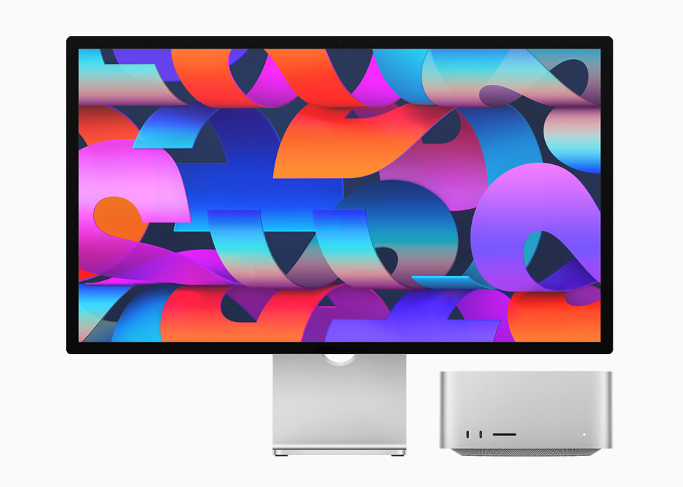 Apple Mac Studio Studio Display hero 220308 big 1.jpg.large 1 1