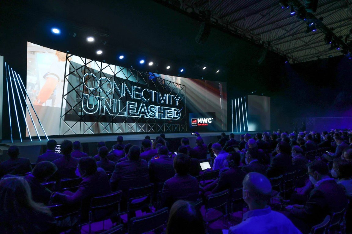mwc 2022 cover