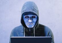 Hacker con portátil