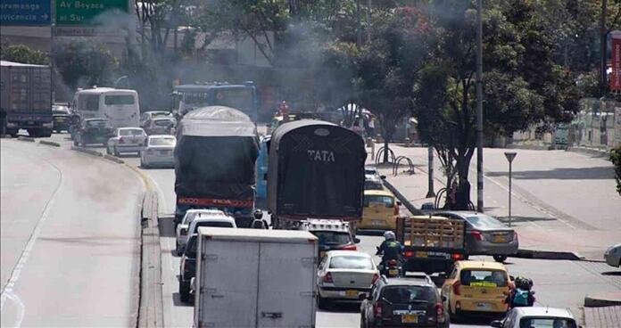 Camiones contaminando