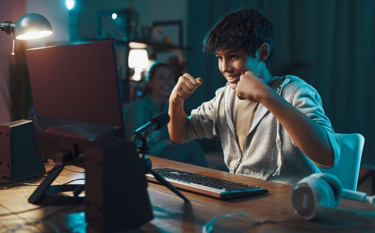 Becas en Tecnología para jovenes colombianos