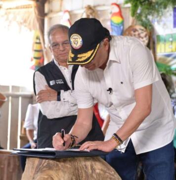 Presidente Petro firma Plan Nacional de Desarrollo