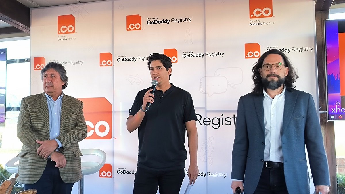 Percepciones y Uso de Internet en Colombia Eduardo Santoyo y Fabricio Alarcon