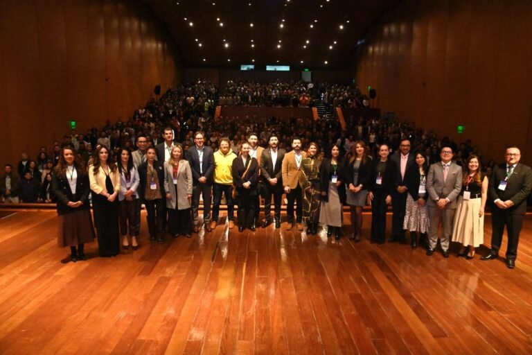 AvanzaTEC 2026: MinTIC abre 53 cursos gratuitos con certificación de gigantes tech
