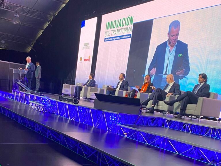 Bogota lidera Smart City Expo 2024 innovacion y tecnologia