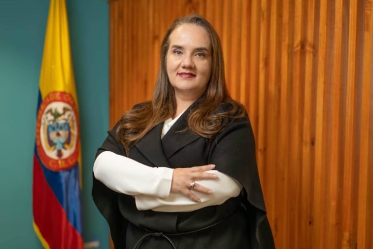 Claudia Ximena Bustamante Osorio, nueva Directora Ejecutiva de la CRC