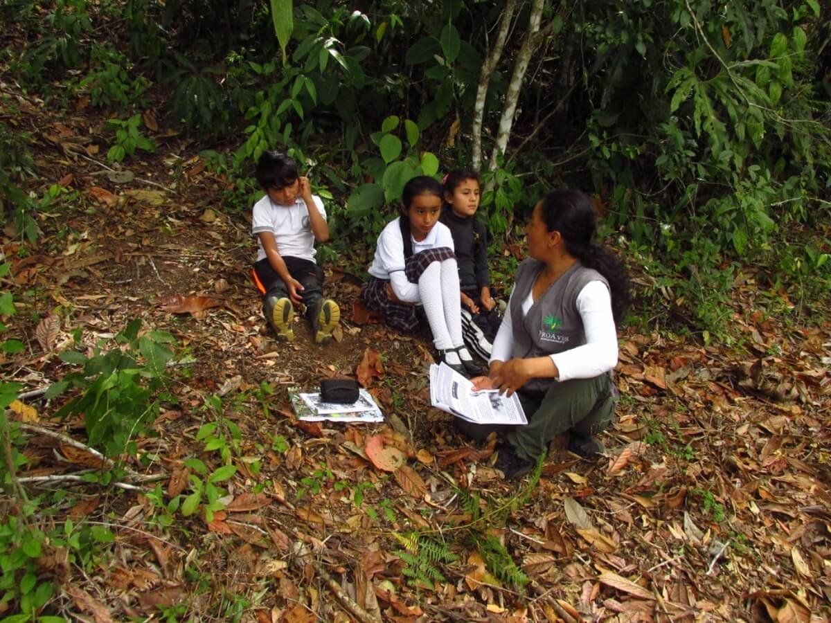 Imagen mostrando esfuerzos de capacitación y educación en el campo