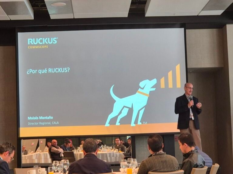 La Inteligencia Artificial y la adaptabilidad marcan el futuro de las Redes: Ruckus Summit 2025 Colombia