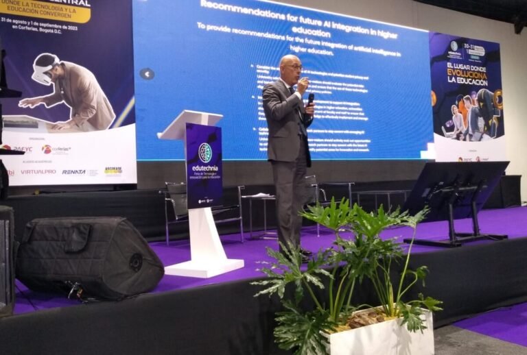 Educación a distancia y modelos híbridos en Edutechnia 2023