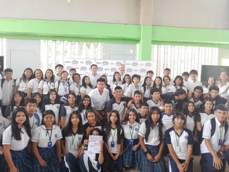 BBVA y Claro se unen para transformar la educación en Colombia
