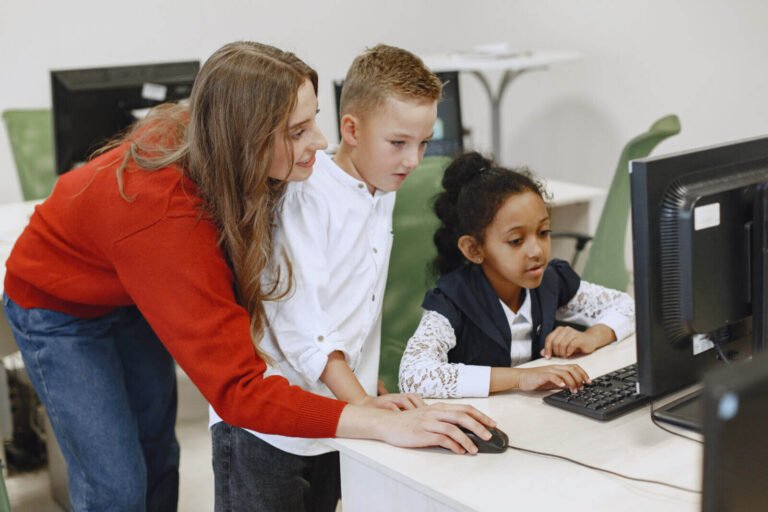 Participa en Reduc@te: IA Generativa en Educación y salud preventiva