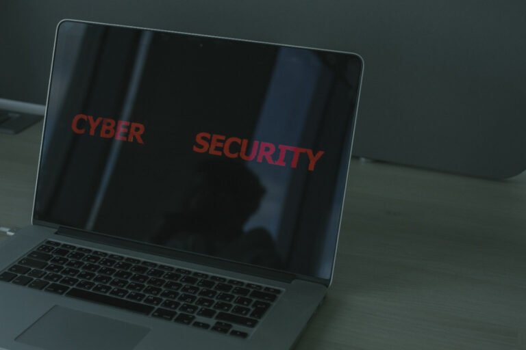 Un clic puede destruir tu identidad