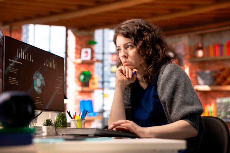 Adopción de IA en empresas de Colombia: Retos de rentabilidad y Agentic AI en 2026