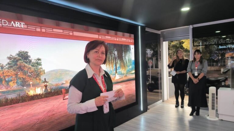 LG lanza su centro de innovación empresarial para pantallas industriales en Colombia