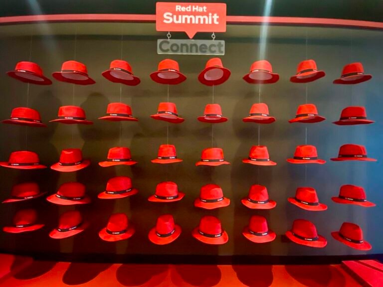 Red Hat Summit Connect 2025: La Inteligencia Artificial se define como híbrida, abierta y con propósito