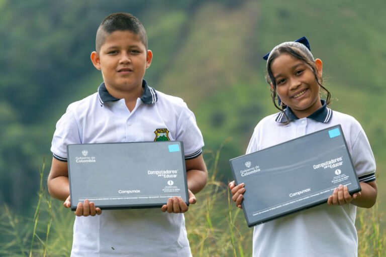 Tecnologías para Aprender: Computadores para Educar se reinventa para la era de la IA