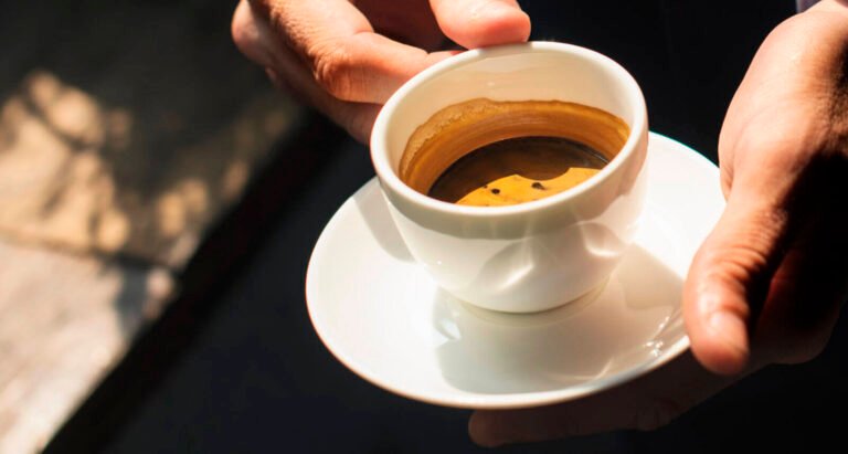 La ciencia colombiana se toma las cafeterías globales: desarrollan un espresso ultrasónico que ahorra un 75 % de energía