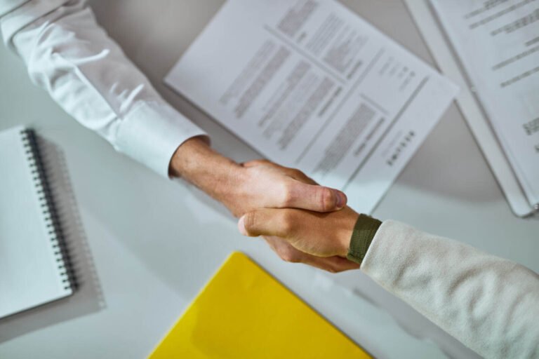 El 43 % de las empresas en Colombia prevé aumentar contratación en un mercado laboral transformado por la Inteligencia Artificial