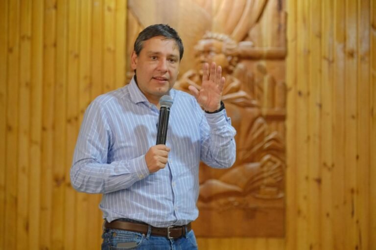 Mauricio Lizcano deja el Ministerio TIC: Avances y desafíos futuros