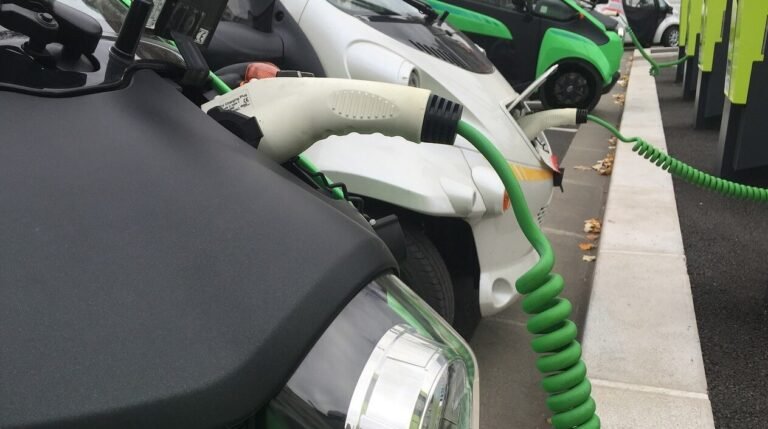Movilidad inteligente, la conectividad es el pilar de la revolución del carro eléctrico