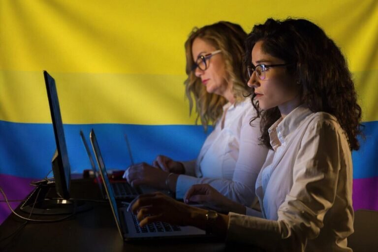 Comunidades de mujeres en tecnología presentan hoja de ruta al próximo presidente de Colombia