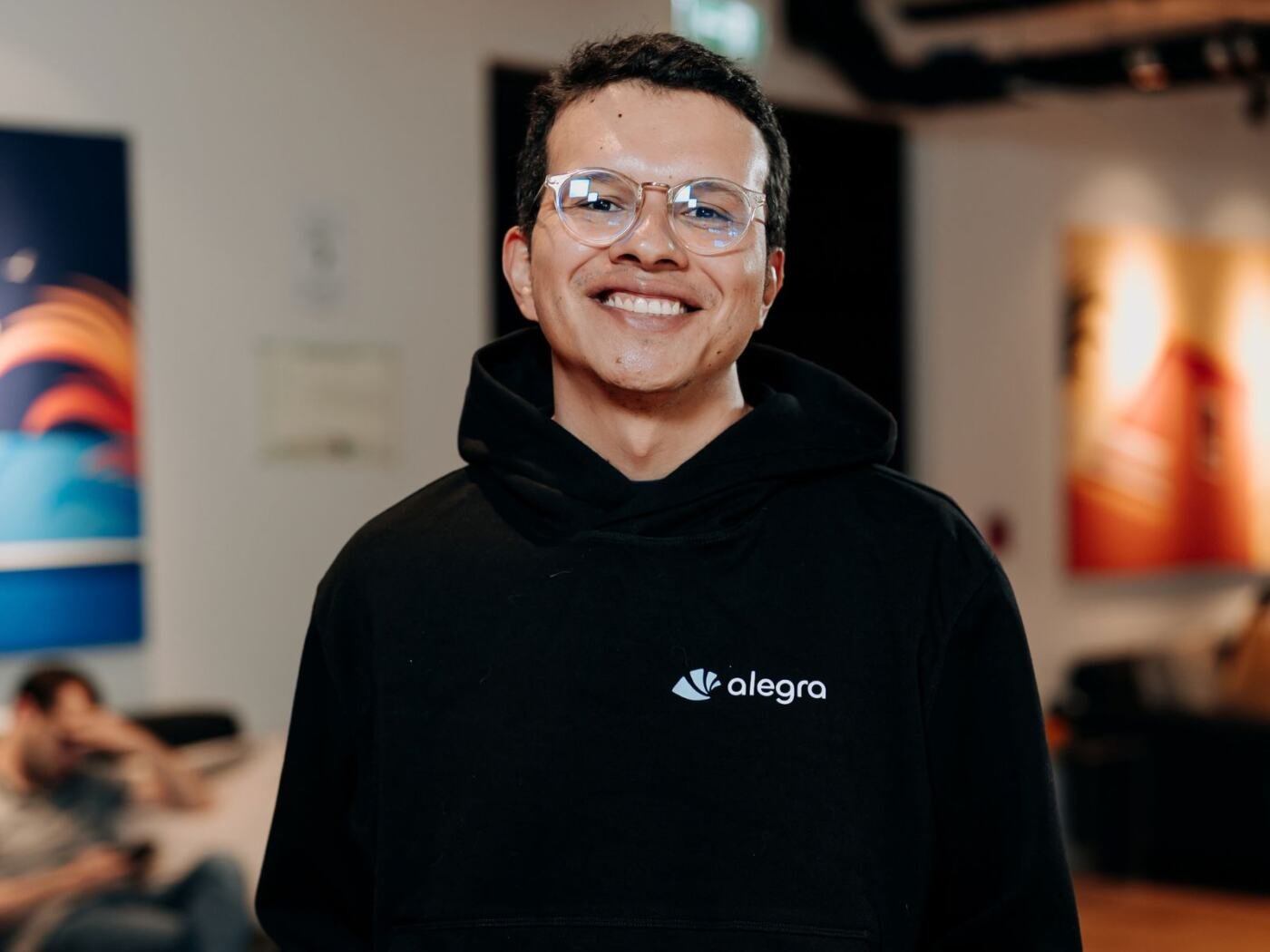 En entrevista con Impacto TIC, David Sánchez, director de producto de Alegra, analiza la adopción de un ERP con Inteligencia Artificial en Colombia frente al rezago operativo de las MiPymes.