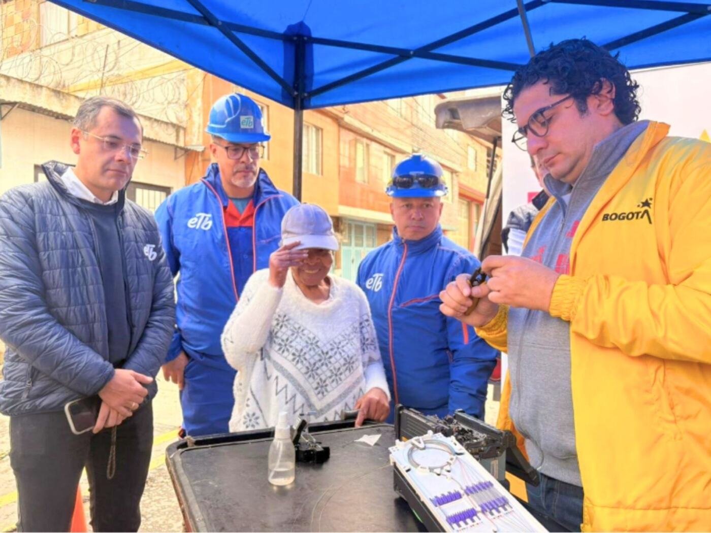 ETB reporta repunte financiero y conecta a 90.000 hogares en Bogotá